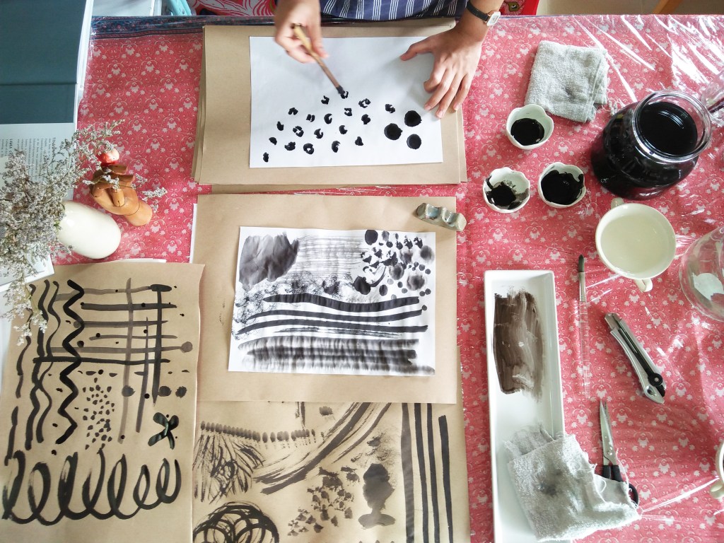 แผ่วเบาก็เท่าเพียง-แต่เสมอเธอจะรับ / The gold of the bell chime still&nbsp;echoes.