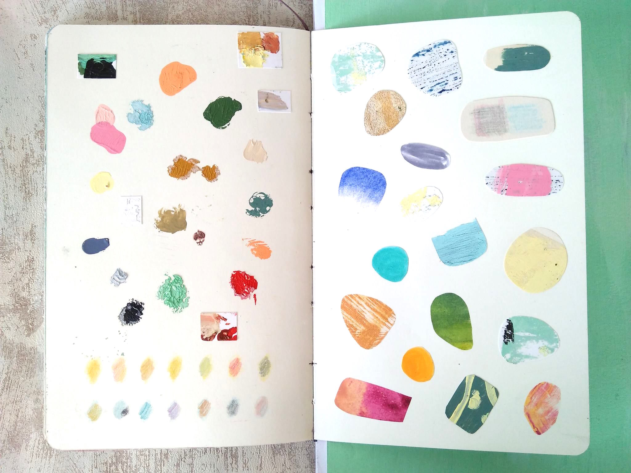 set1_zine_yodchattinyline_moleskine_aday18