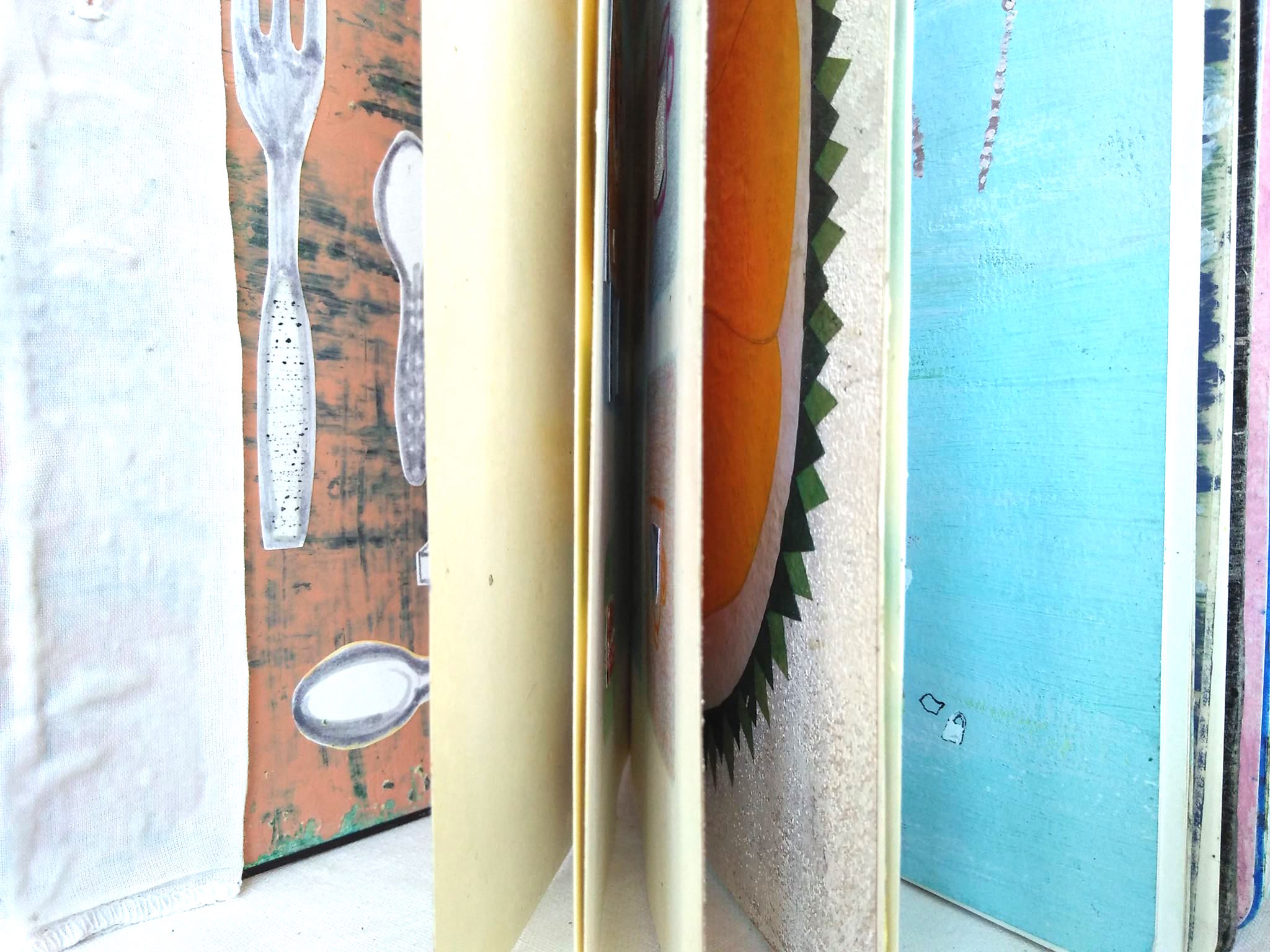 set1_zine_yodchattinyline_moleskine_aday62